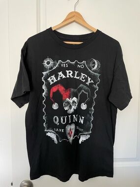 DC Black Harley Quinn Skull Graphic Tee